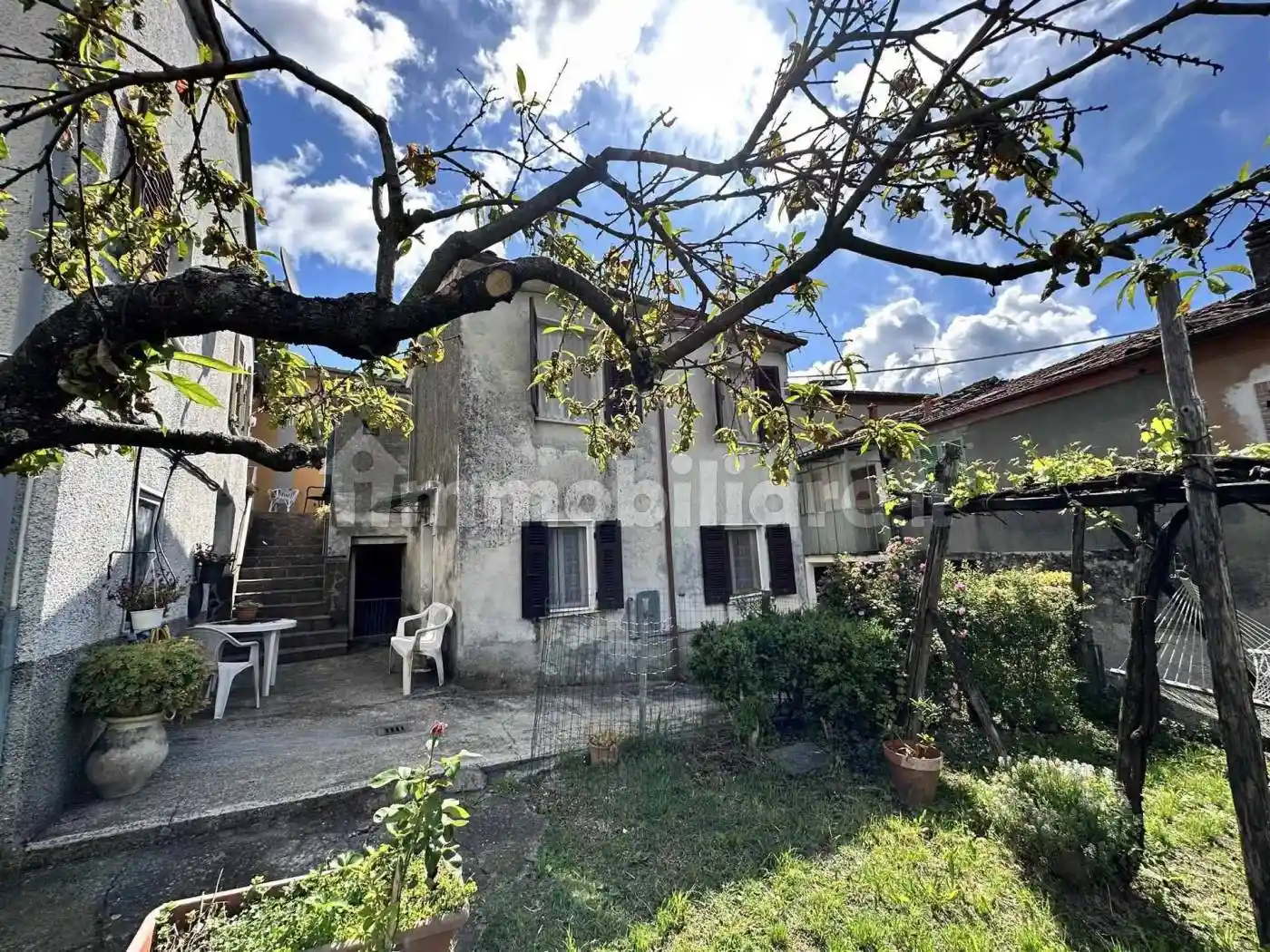 Casa indipendente in vendita a Podenzana