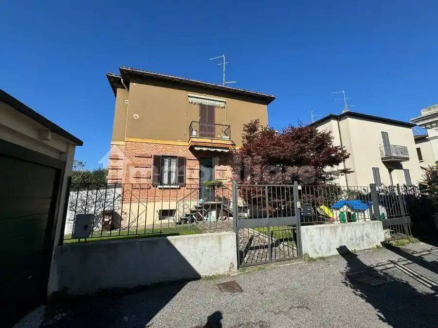 Villa bifamiliare quartiere Bonoris 32, Villaggio Ferrari - Duca degli Abruzzi, Brescia - foto 2