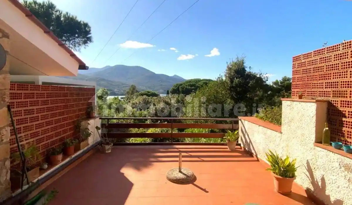 Appartamento in vendita a Marciana