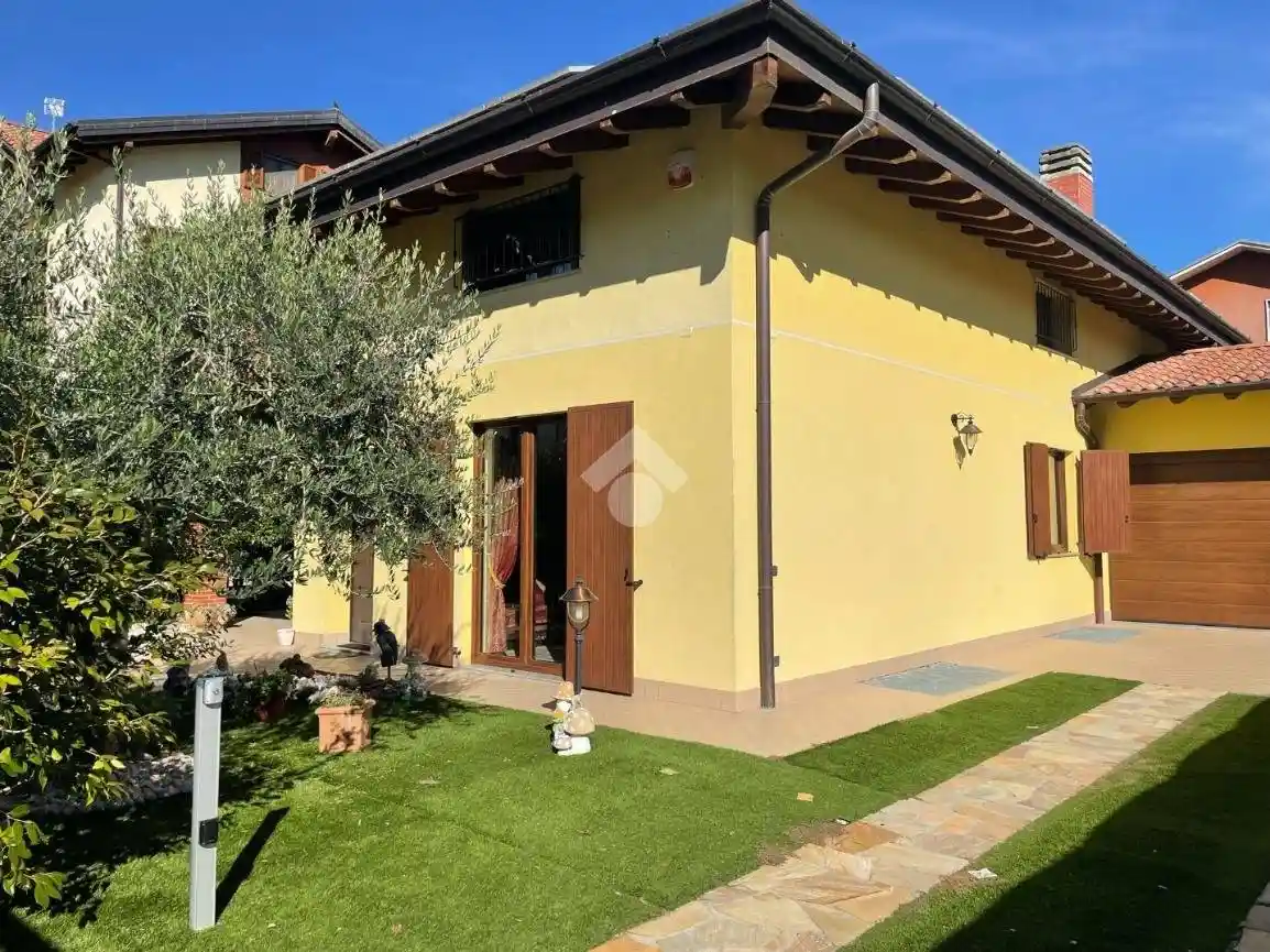 Villa in vendita a Samarate
