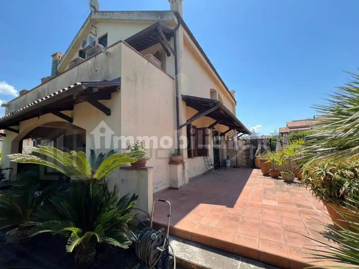 Villa bifamiliare via  Sandro Botticelli Loc .ta' Sant'agostino 4, Roges, Rende - foto 3