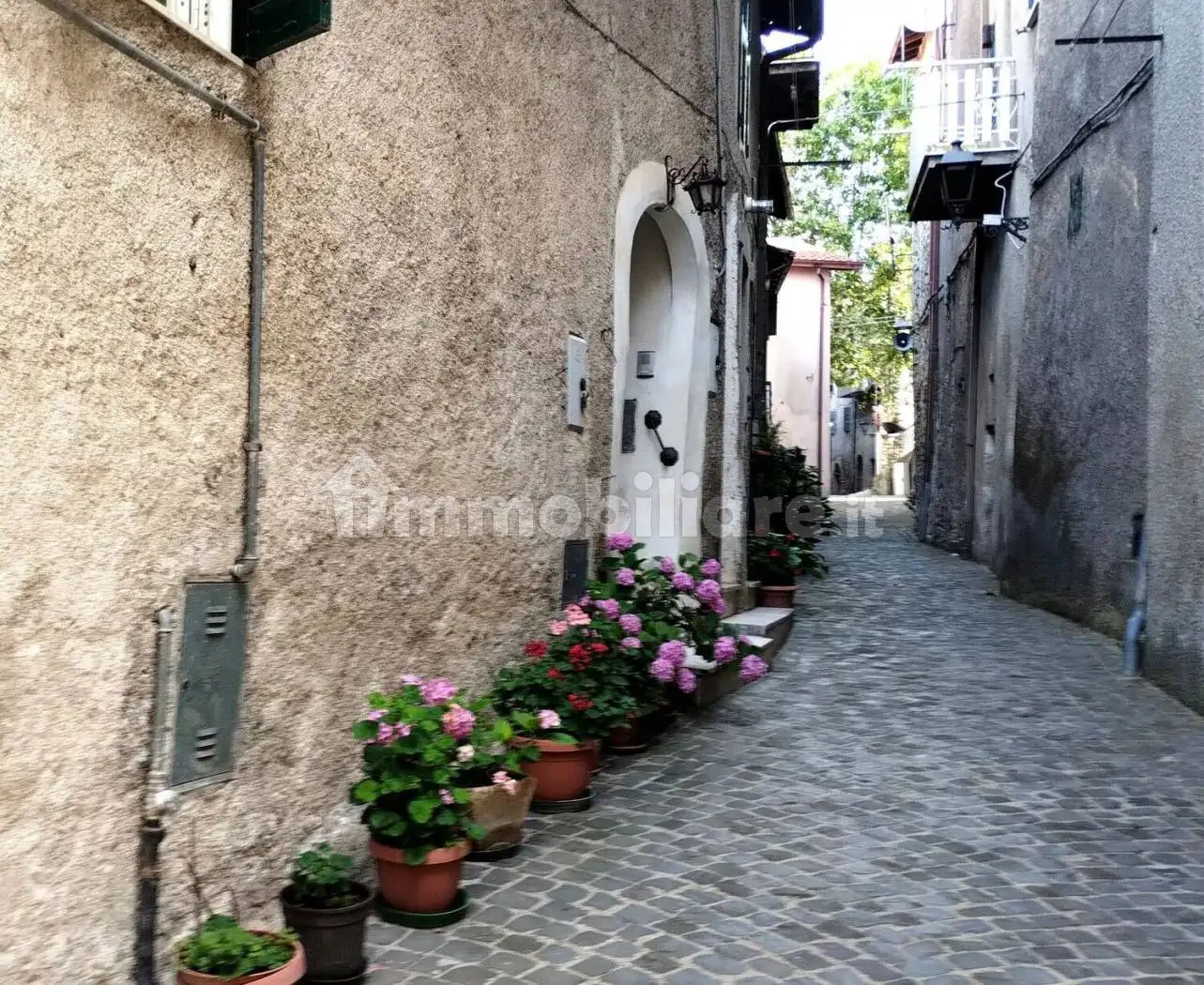 Appartamento in vendita a Roiate