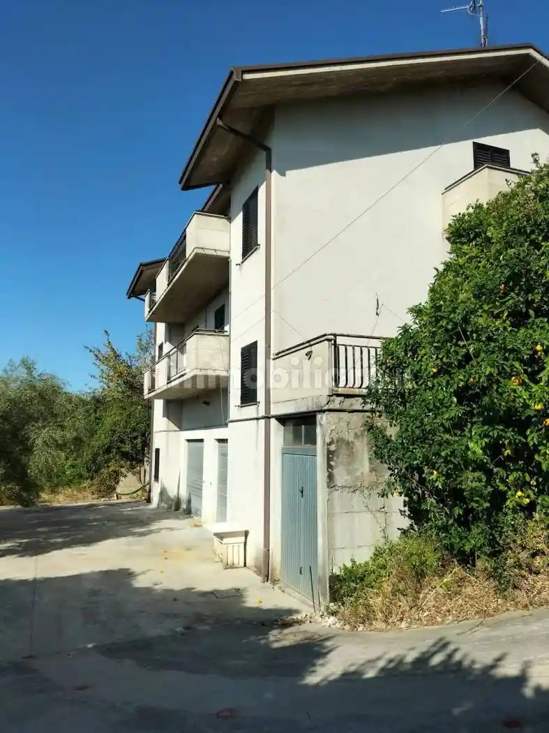 Villa unifamiliare via Sant' Egidio, 31, Centro, Lanciano - foto 2