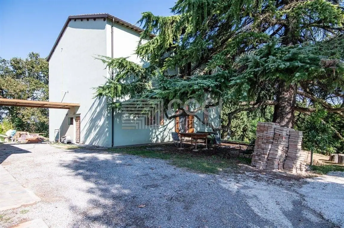 Casa indipendente in vendita a Imola