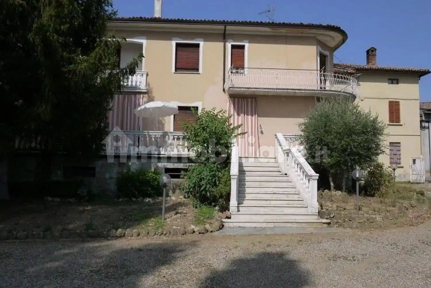 Villa in vendita a Castell'Arquato