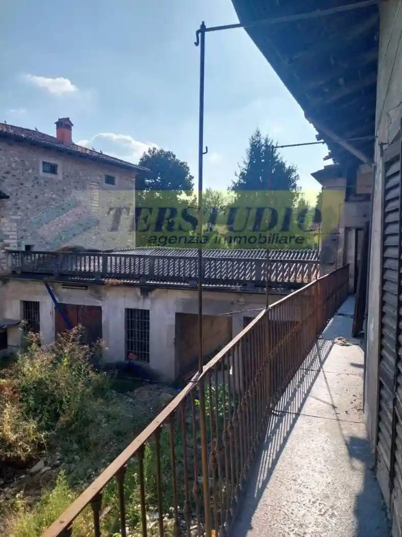 Rustico - Casale in vendita a Caprino Bergamasco