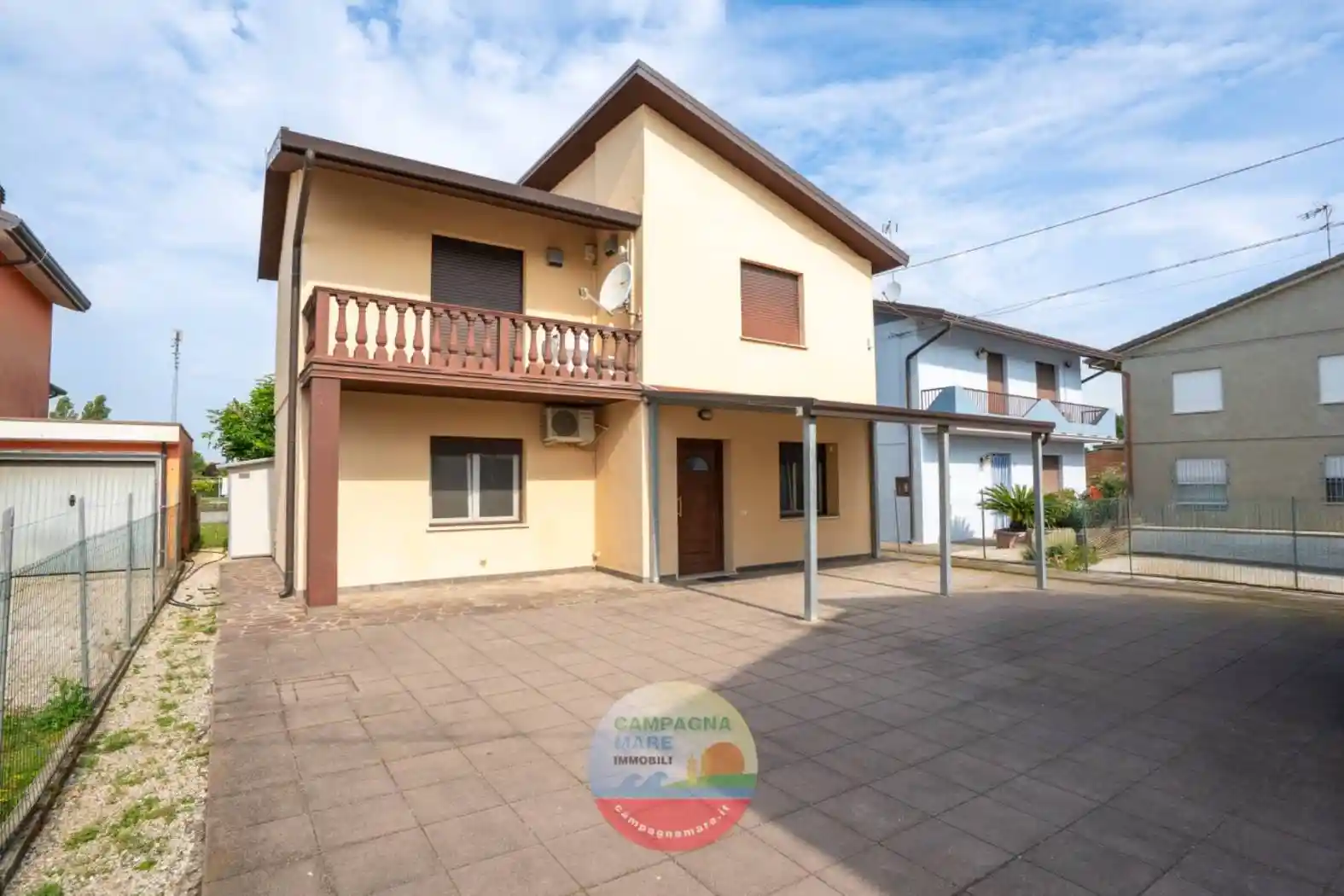 Villa in vendita a Riva del Po