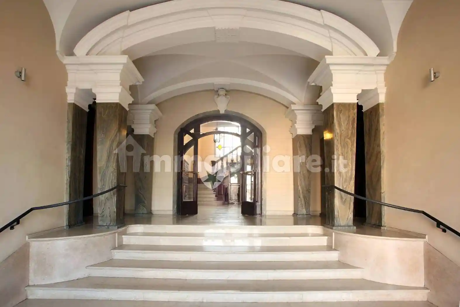 Trilocale piazza del Porto di Ripetta, Montecitorio, Roma - foto 3