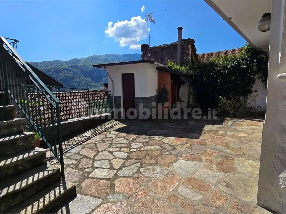 Casa indipendente in vendita a Casale Corte Cerro