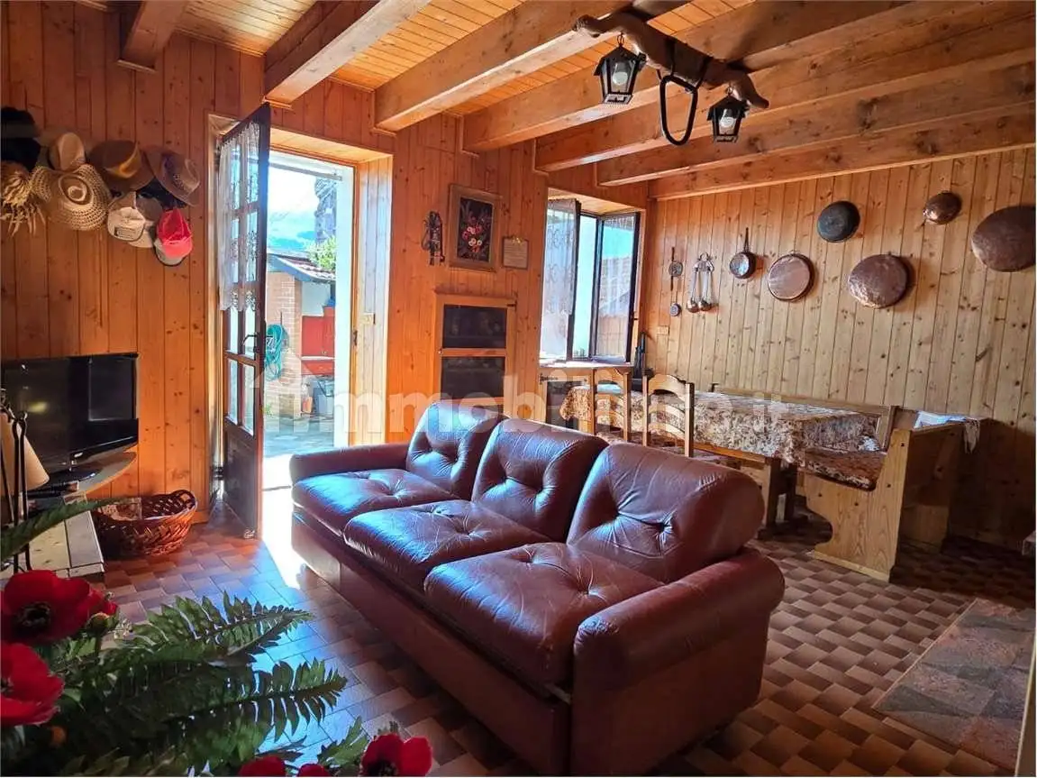 Terratetto unifamiliare via fornaccio, Arzo Ricciano, Casale Corte Cerro - foto 4