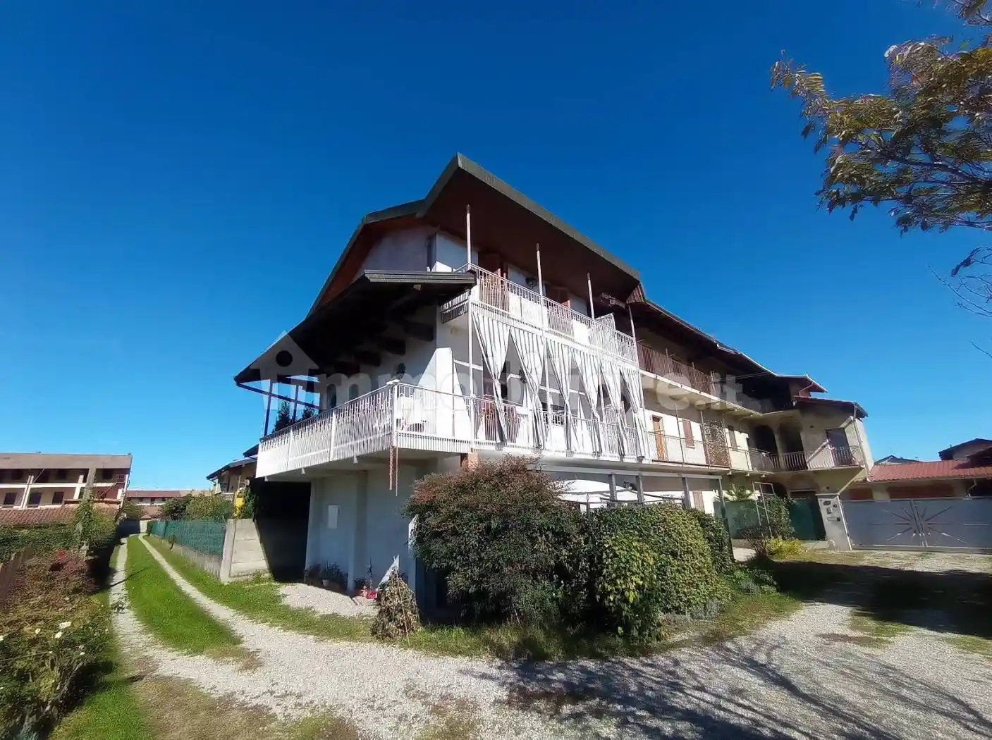 Casa indipendente in vendita a Bellinzago Novarese