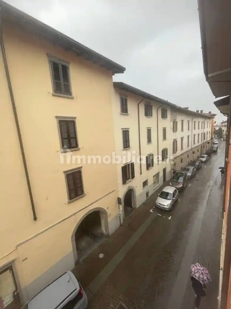 Palazzo - Edificio in vendita a Albino
