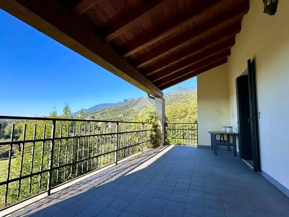 Villa in vendita a Cavaso del Tomba