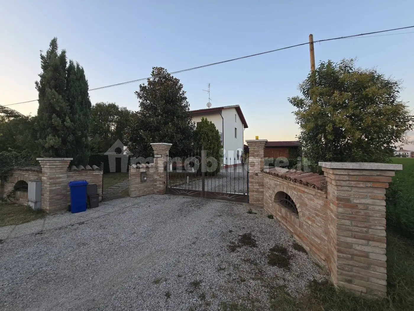 Villa in vendita a Cento