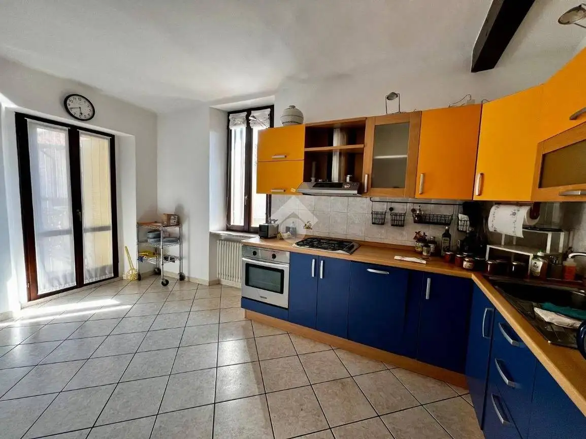 Casa indipendente in vendita a Lozza