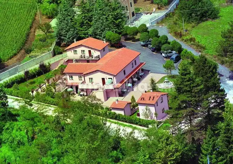 Palazzo - Edificio in vendita a Sarnano