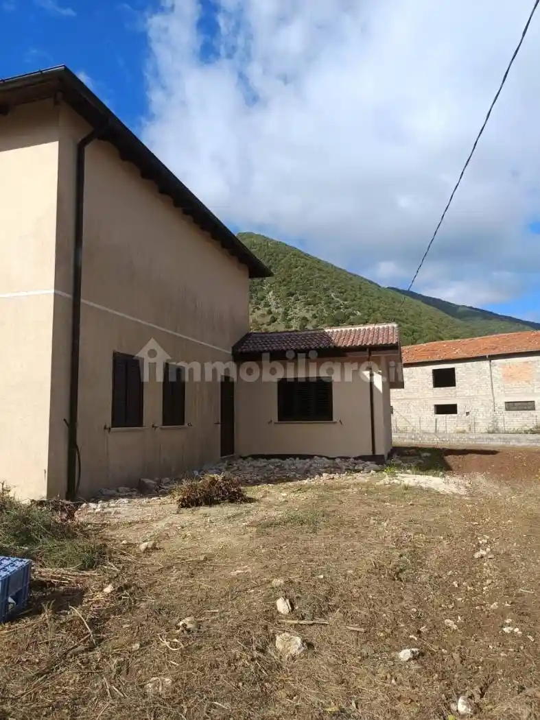 Villa unifamiliare via Salcito No Number, Centro, Capistrello - foto 2