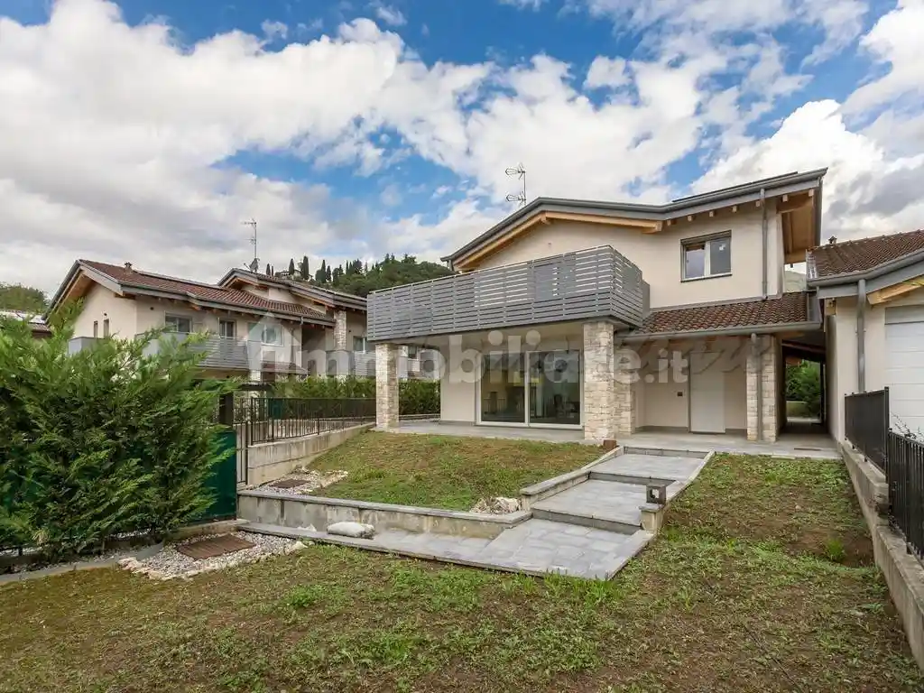 Villa in vendita a Cenate Sotto