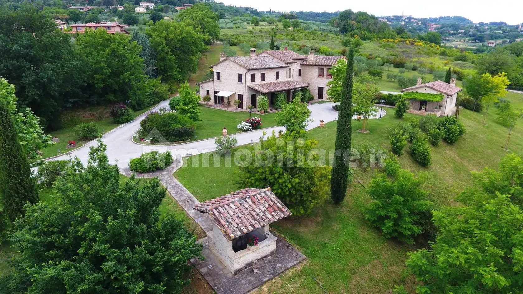 Rustico - Casale in vendita a Perugia