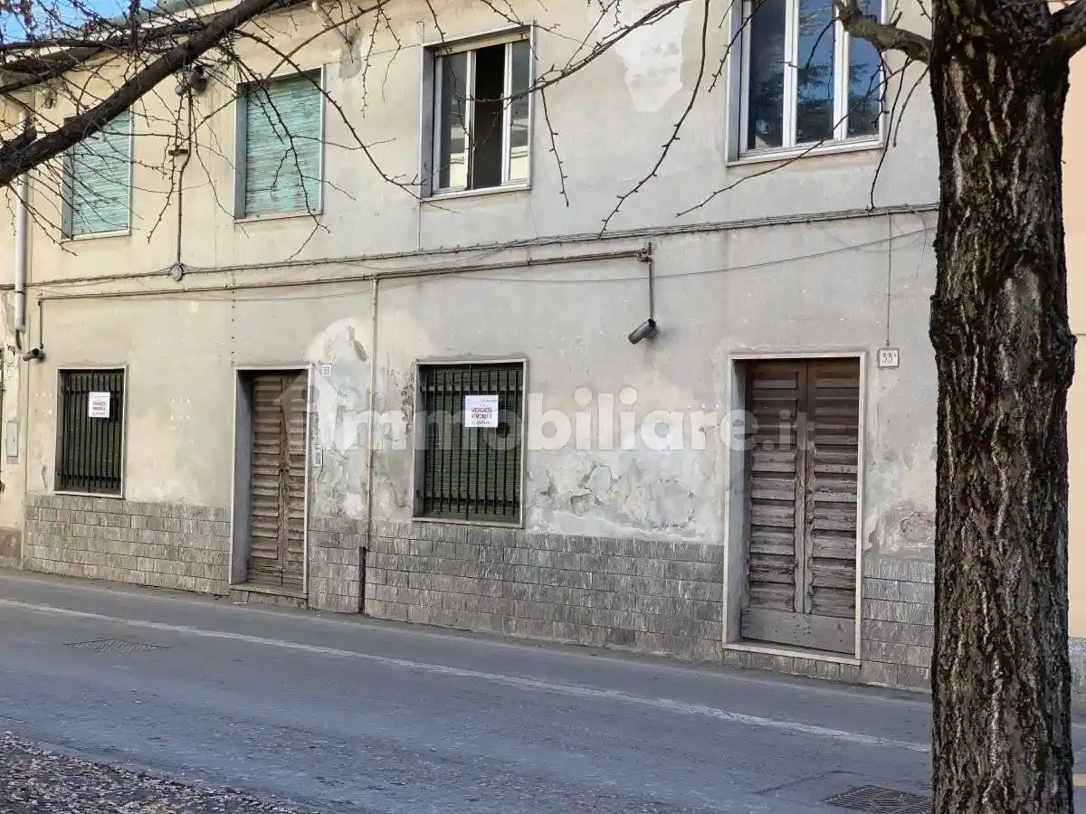 Palazzo - Edificio in vendita a Cuggiono