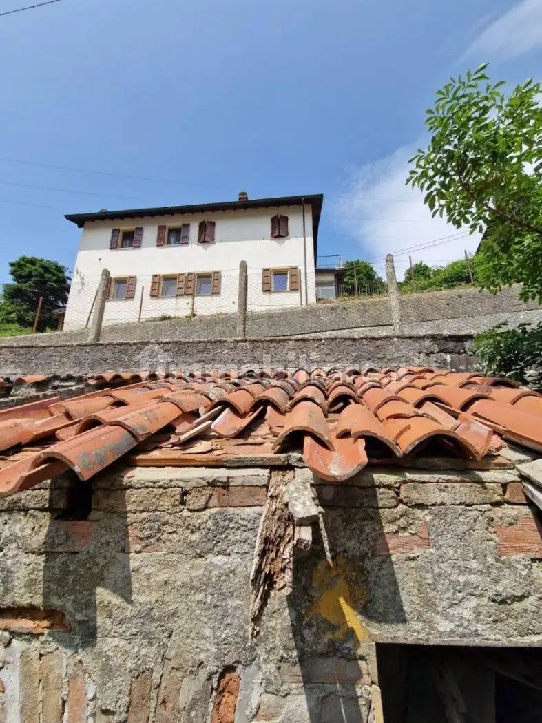 Appartamento in vendita a Ventasso