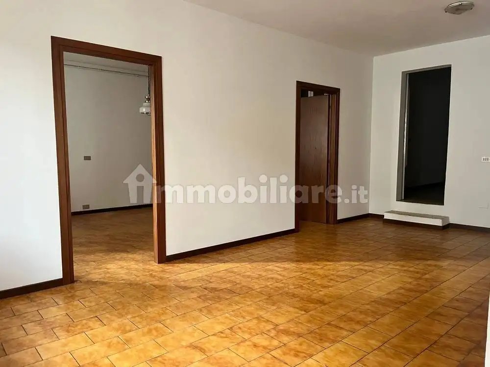 Trilocale via Enzo Ferrari 9, Centro, Borgo San Giacomo - foto 2