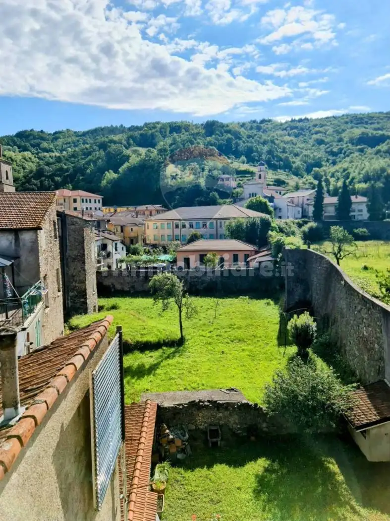 Appartamento in vendita a Varese Ligure