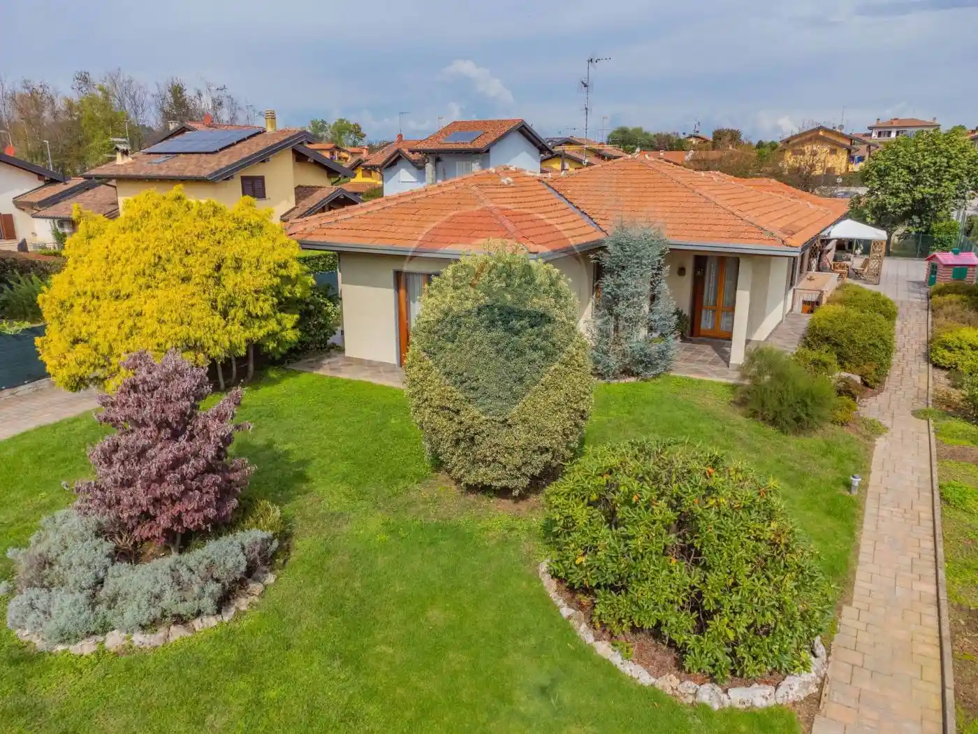 Villa in vendita a Pombia