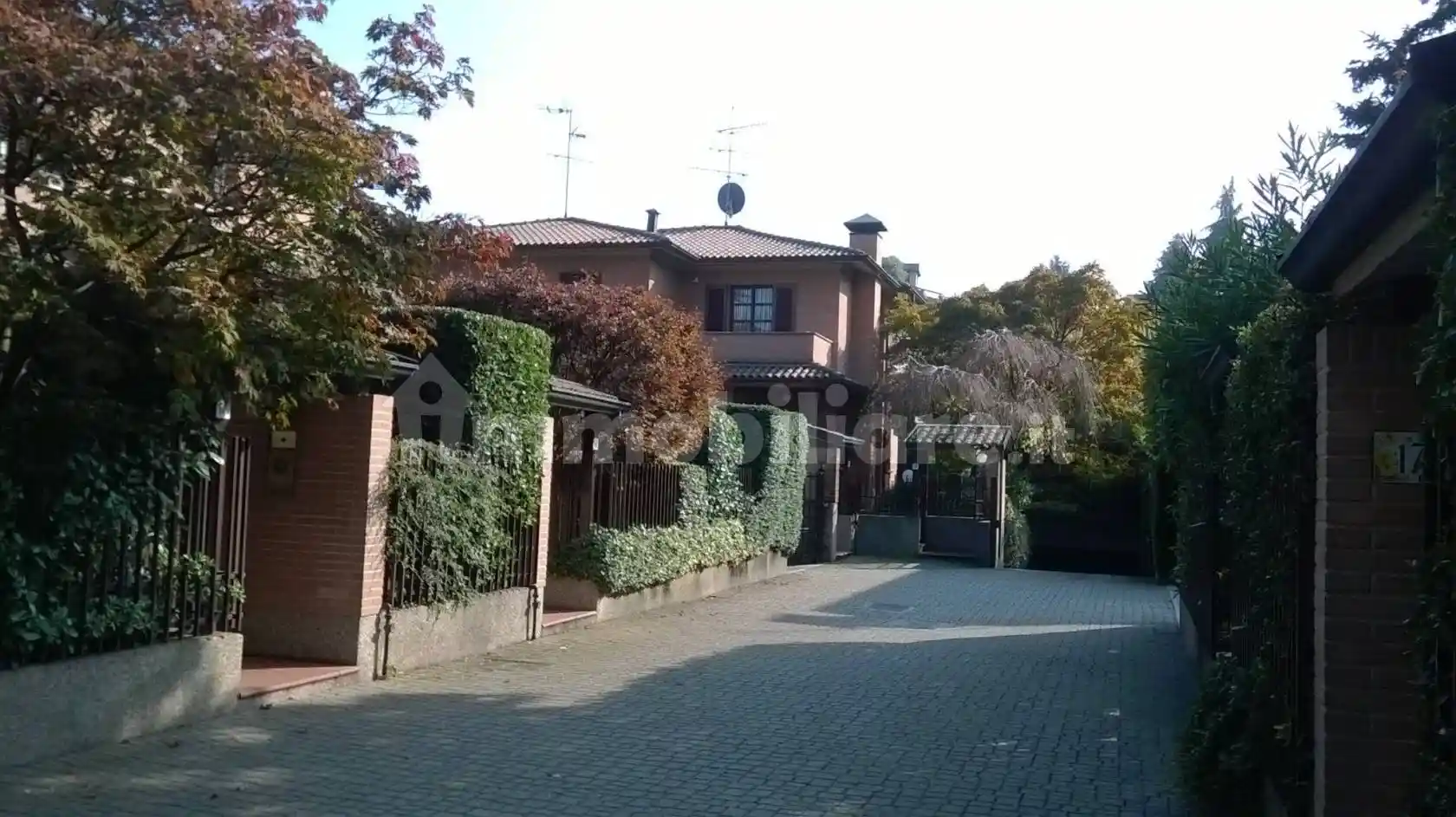 Villa in vendita a Vedano al Lambro