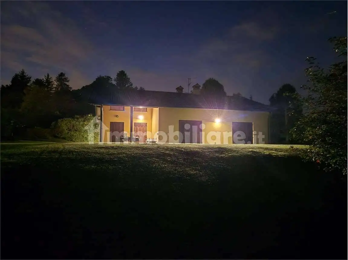 Villa in vendita a Montorfano