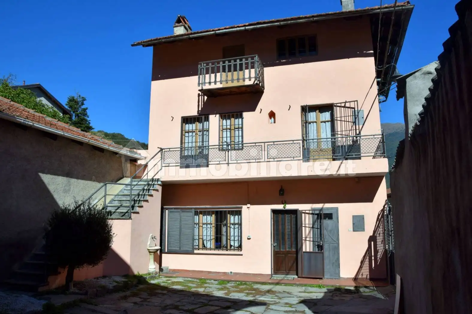 Casa indipendente in vendita a Villar Focchiardo