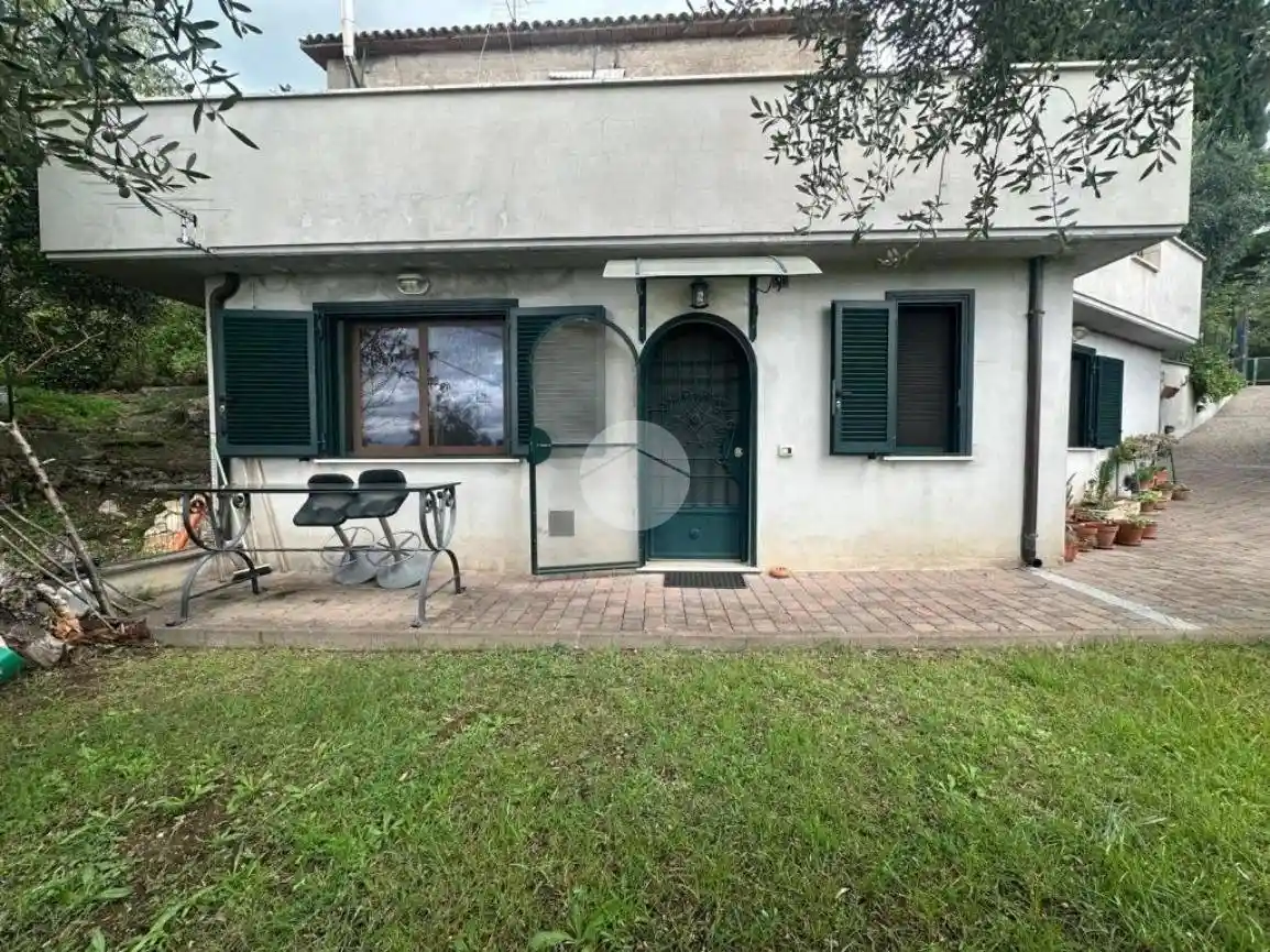 Appartamento in vendita a Fara in Sabina