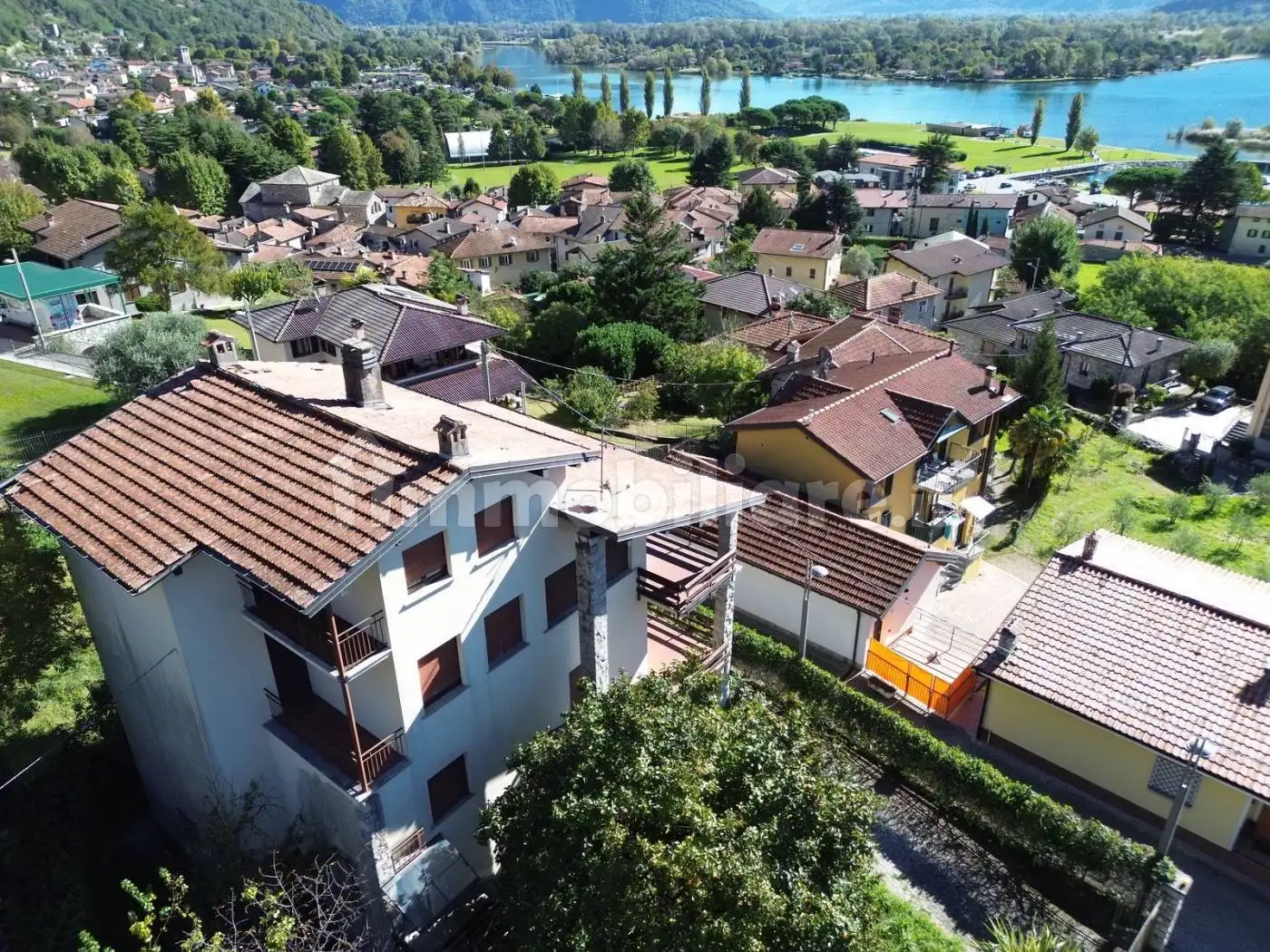 Villa in vendita a Gera Lario