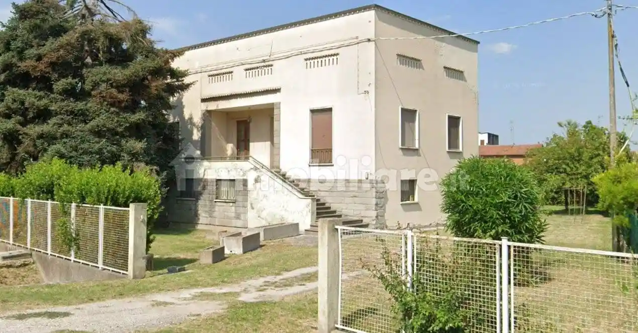 Villa in vendita a Conselice