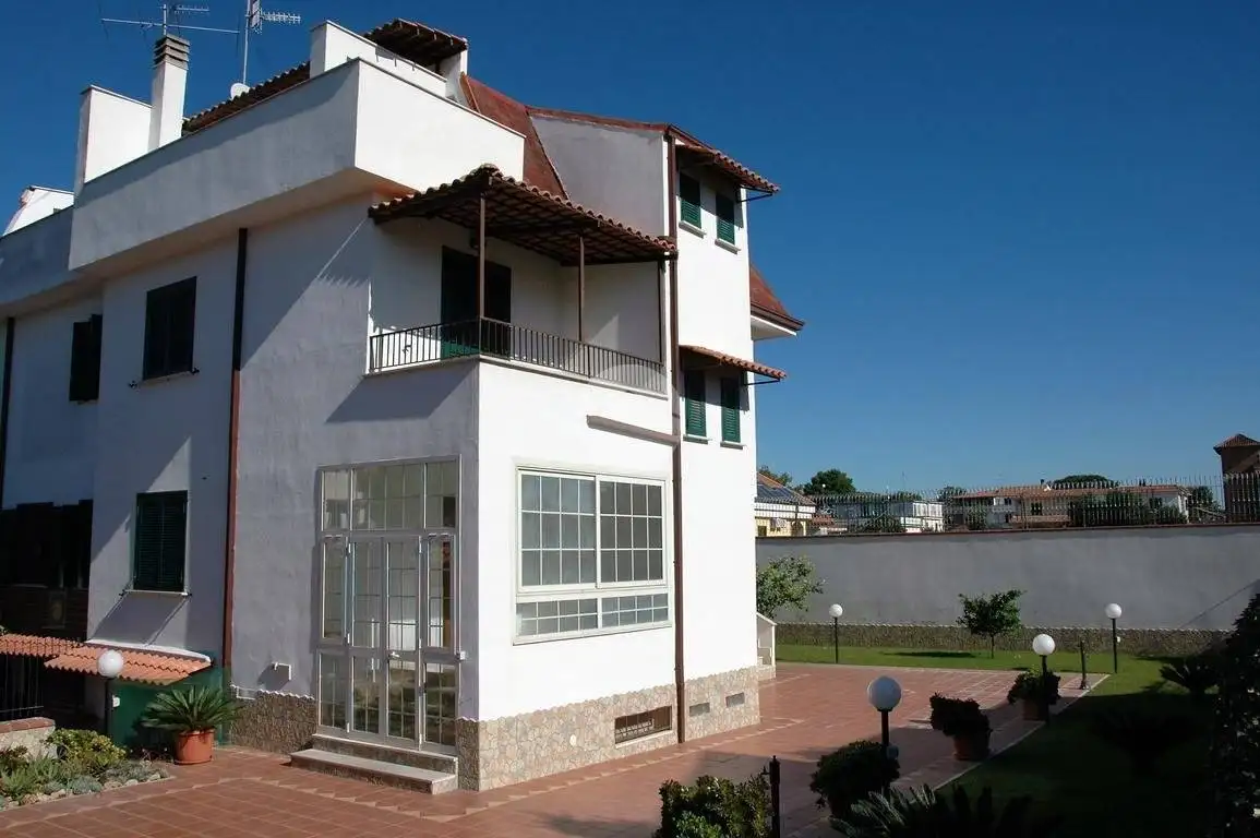 Villa in vendita a Giugliano in Campania