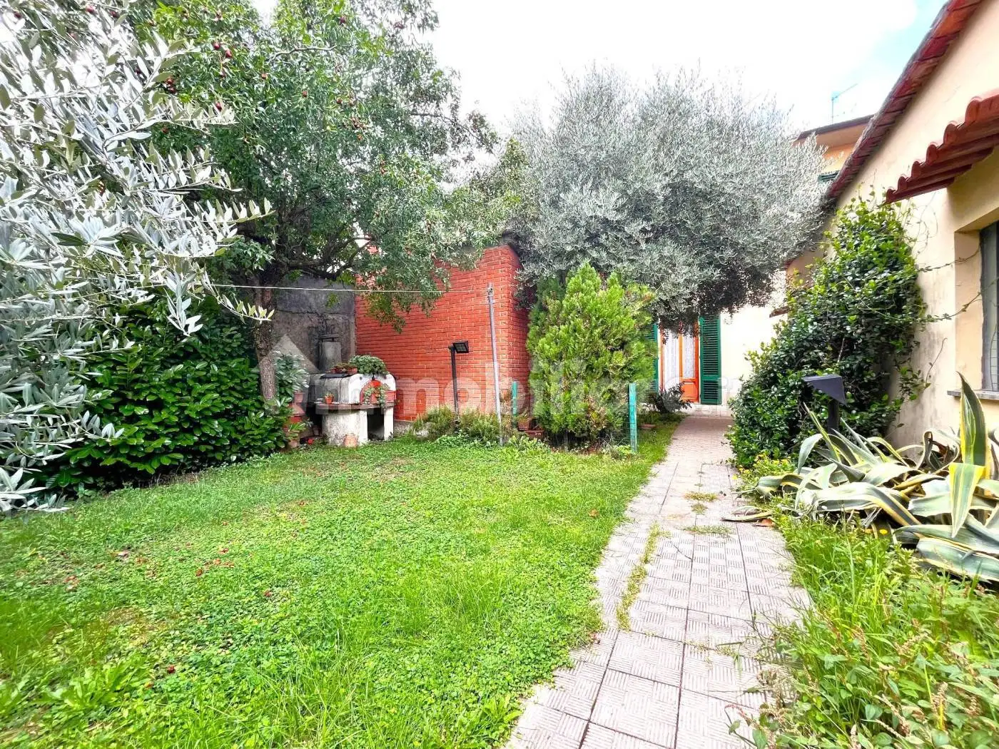 Casa indipendente in vendita a Prato