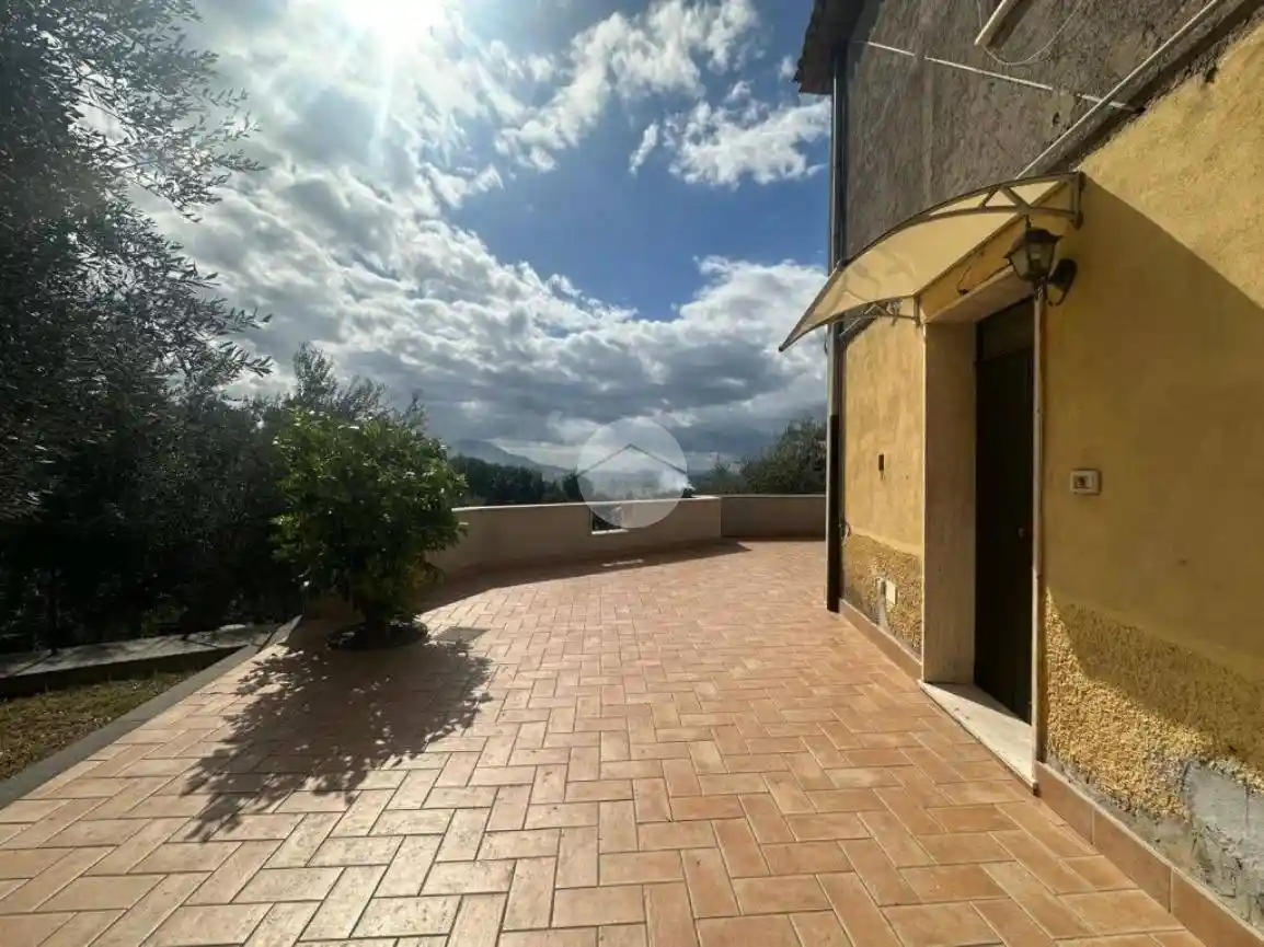 Appartamento in vendita a Fara in Sabina