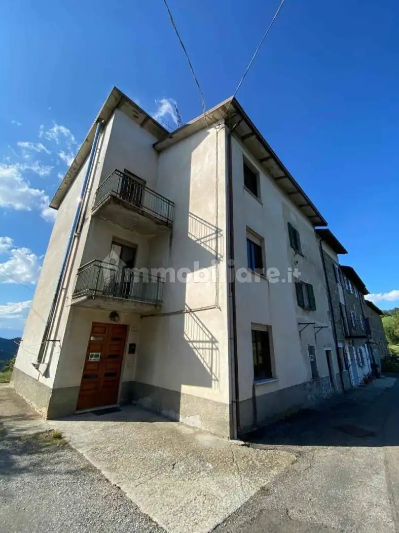 Terratetto plurifamiliare 300 m², da ristrutturare, Castelnovo Ne' Monti - foto 4