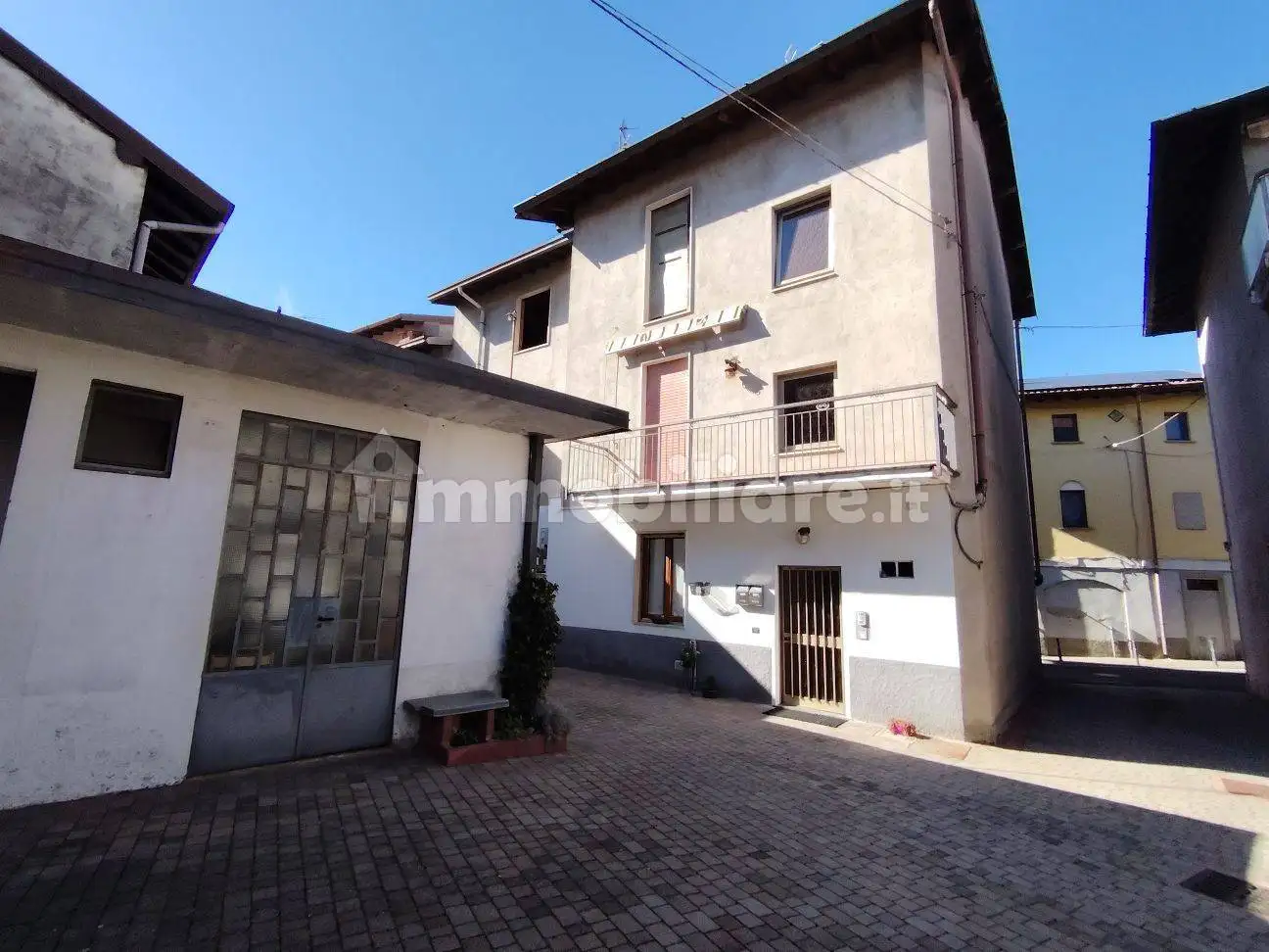 Appartamento in vendita a Fenegrò