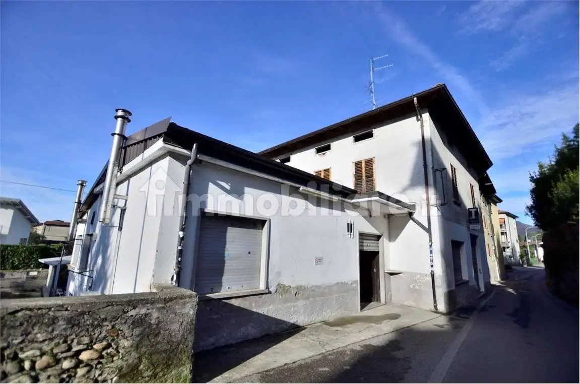 Palazzo - Edificio in vendita a Valbrembo