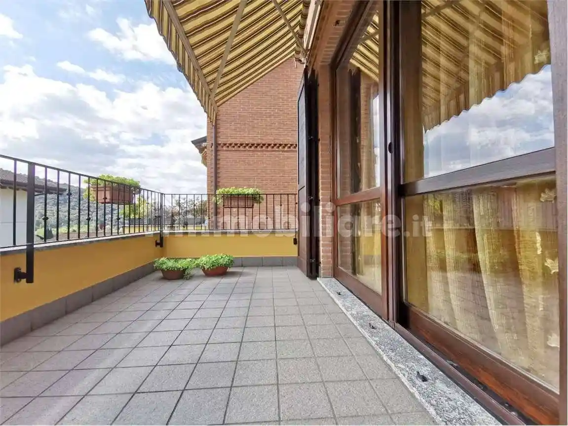 Appartamento in vendita a Lipomo