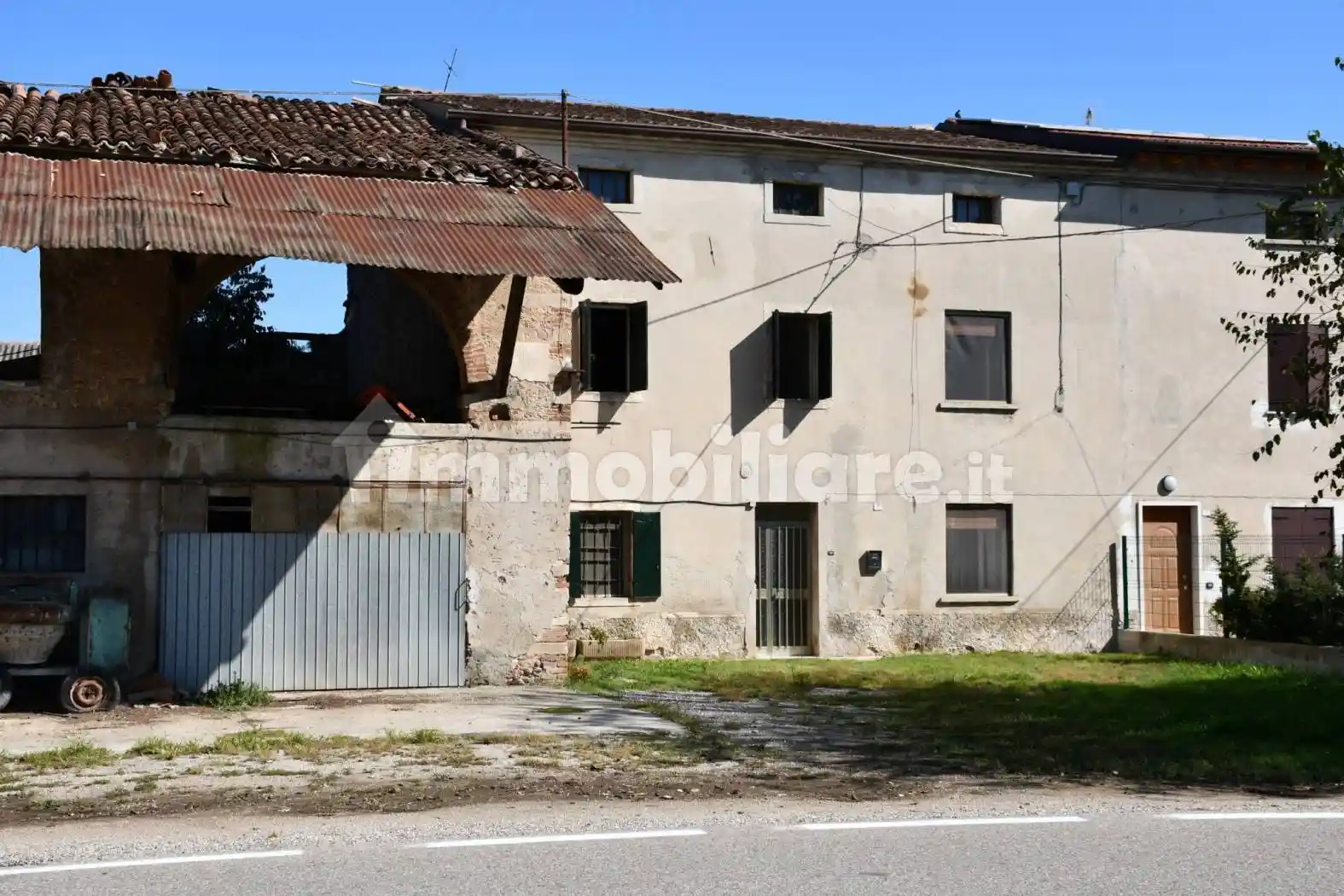 Casa indipendente in vendita a Villafranca di Verona