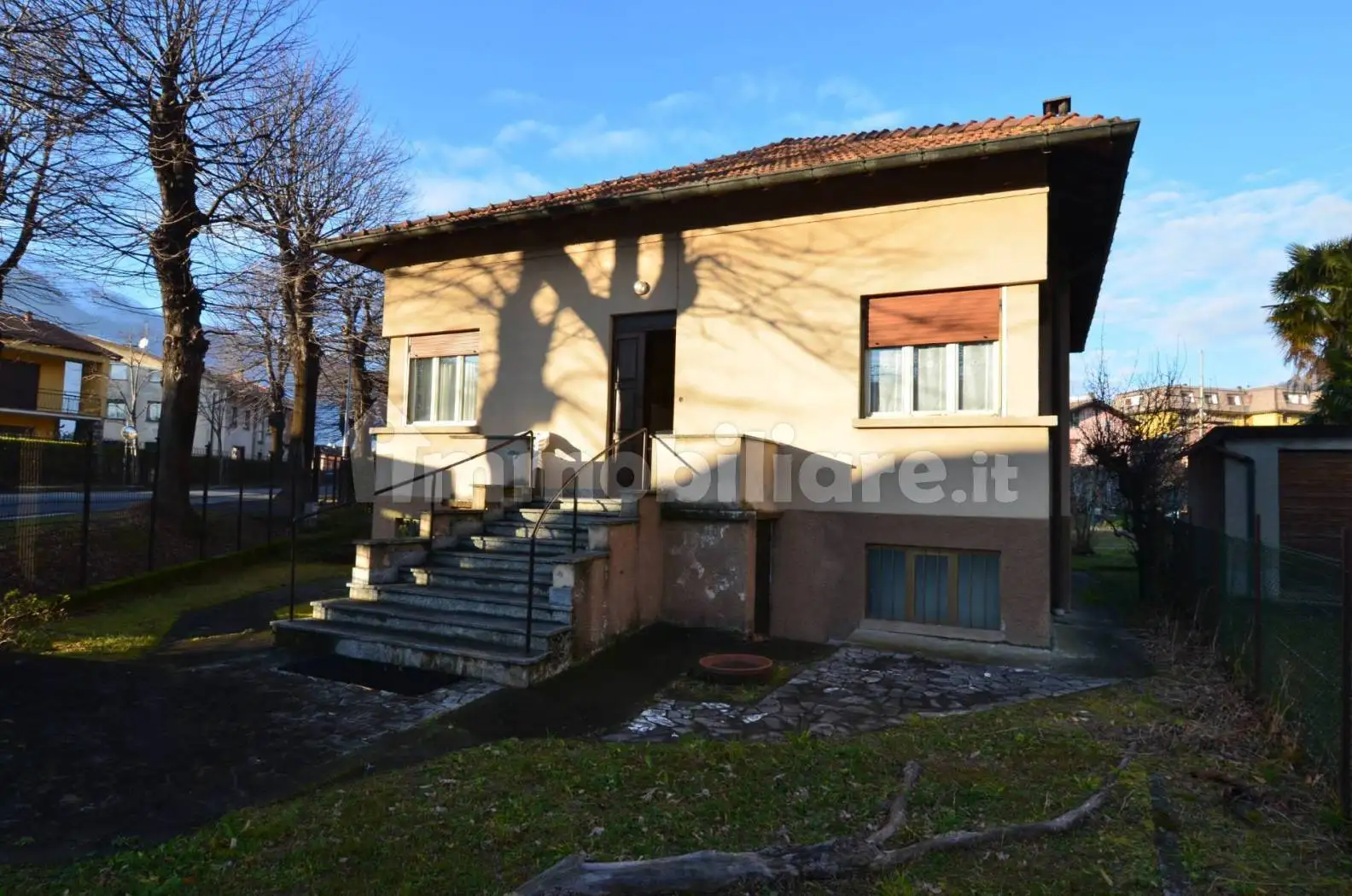 Villa in vendita a Dervio