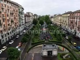 Building in vendita a Milan