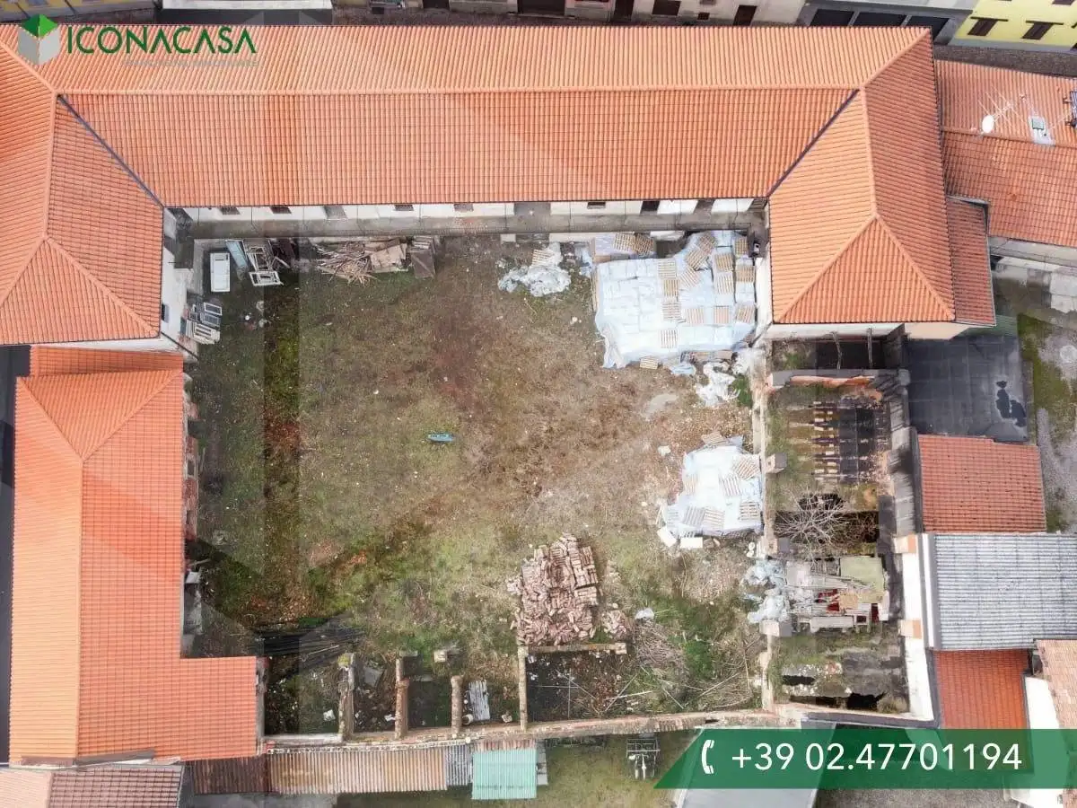 Palazzo - Edificio in vendita a Ossona