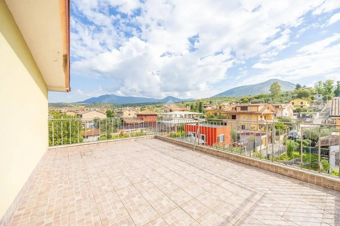 Appartamento in vendita a Guidonia Montecelio