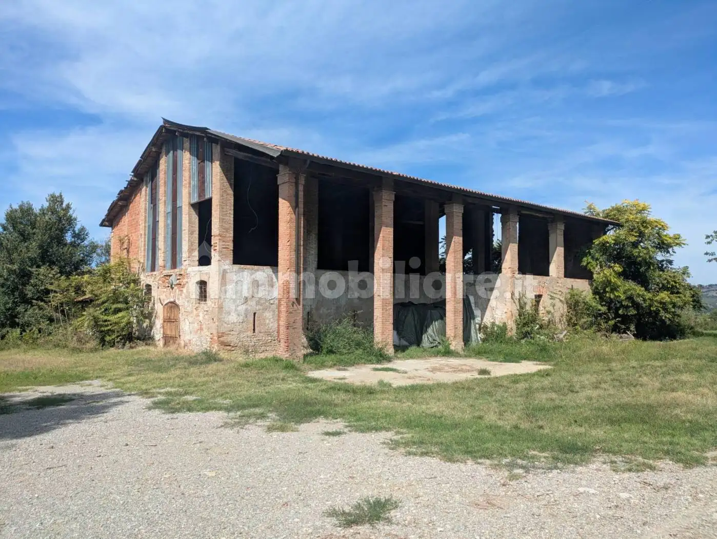 Palazzo - Edificio in vendita a Pianoro