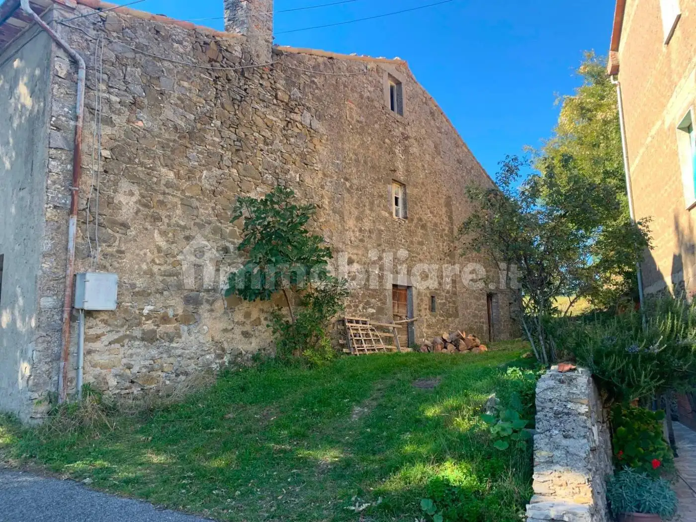 Casa indipendente in vendita a Semproniano