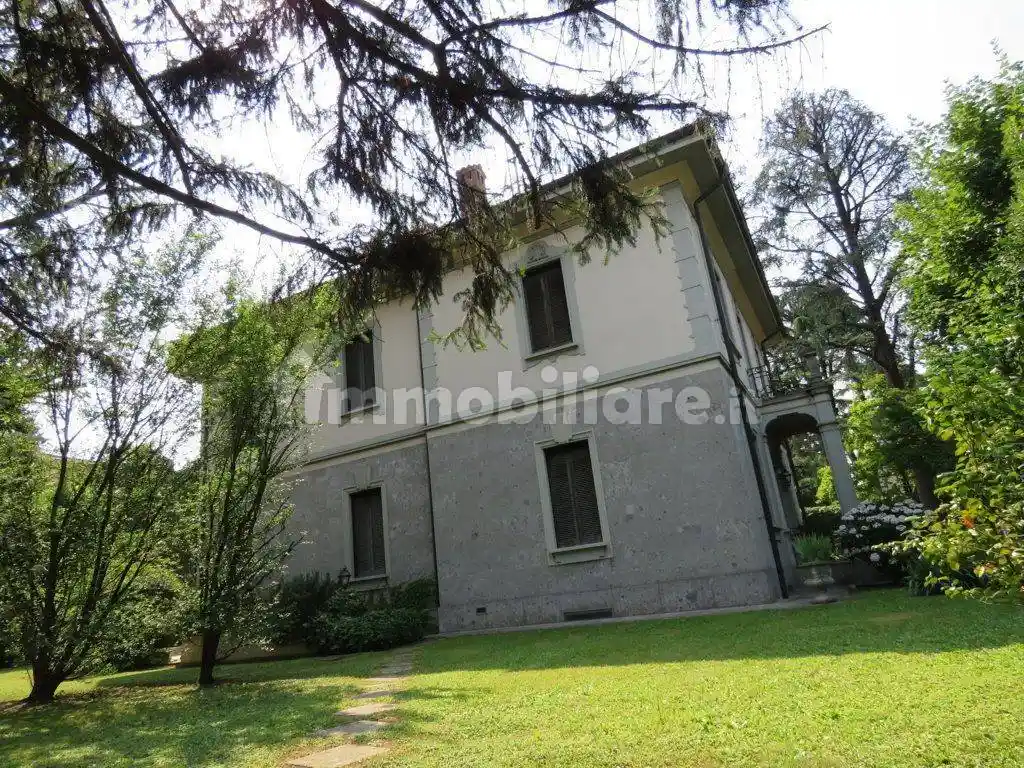 Villa in vendita a Monza