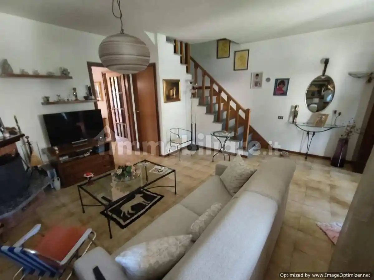 Appartamento via Giuseppe Salvi Cristiani 15, La Querce, Prato - foto 2